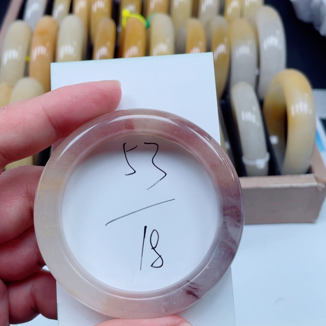 石英质玉手镯未镶嵌