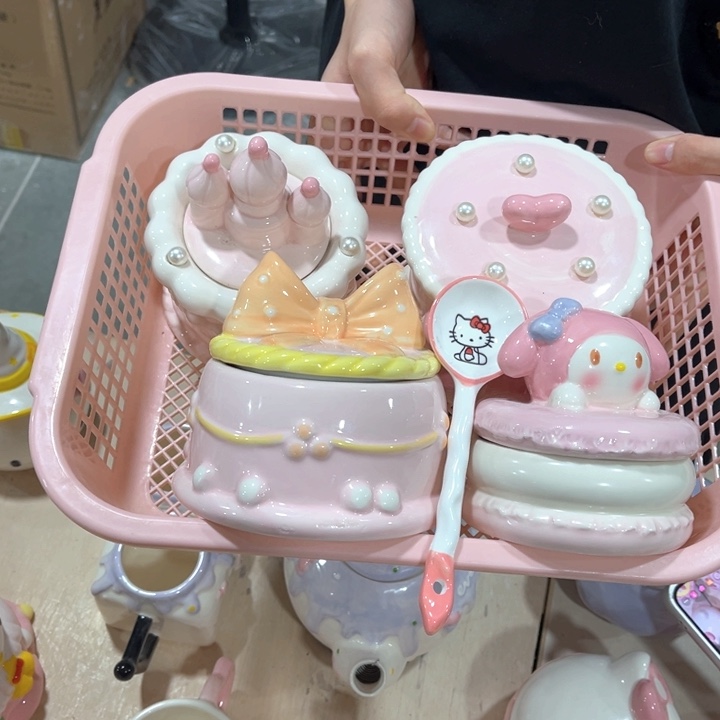 摆件这么多人都在等着