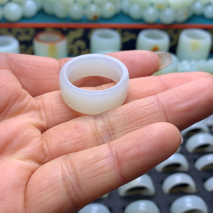 颈饰未镶嵌和田玉鹤*