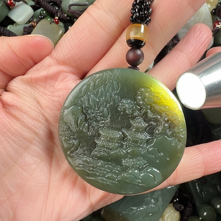 和田玉颈饰未镶嵌