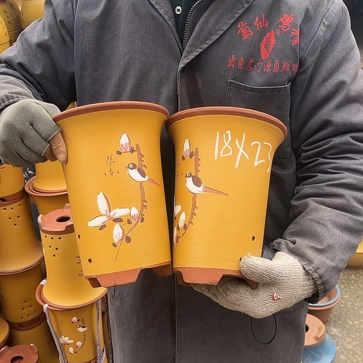 紫砂紫砂花盆和一