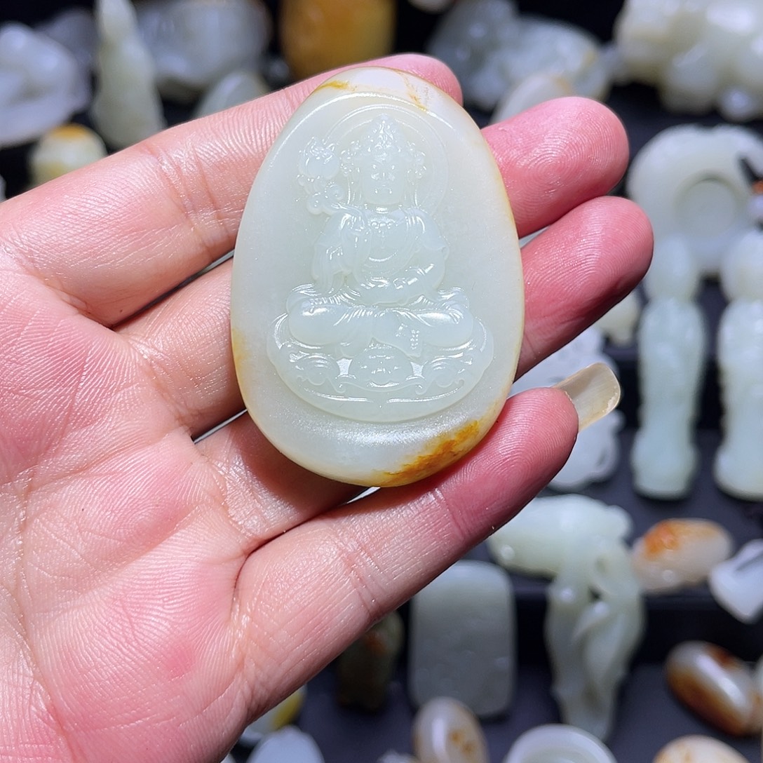 伍***行和田玉未镶嵌挂件