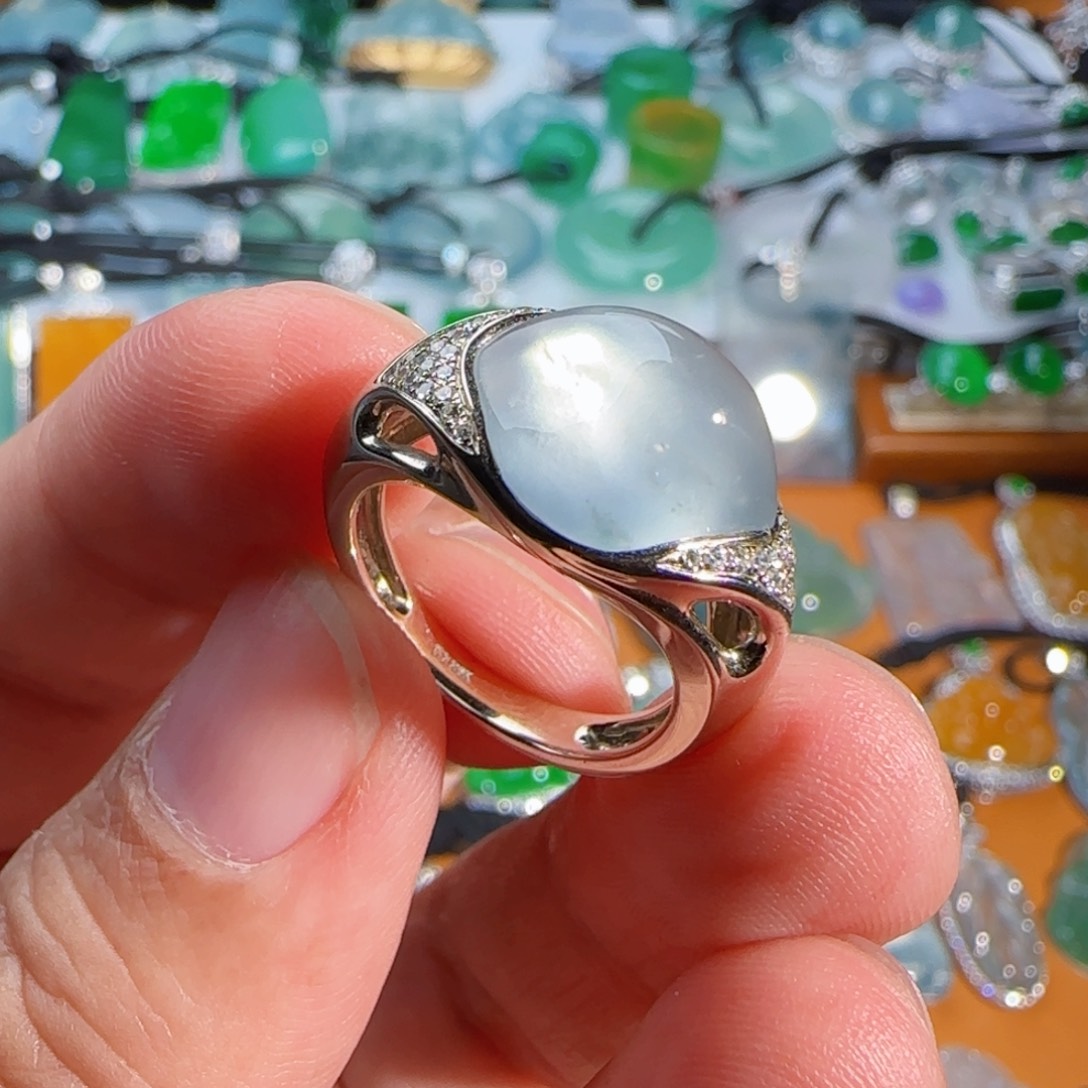 翡翠18K金镶嵌戒指玻璃种随形戒指