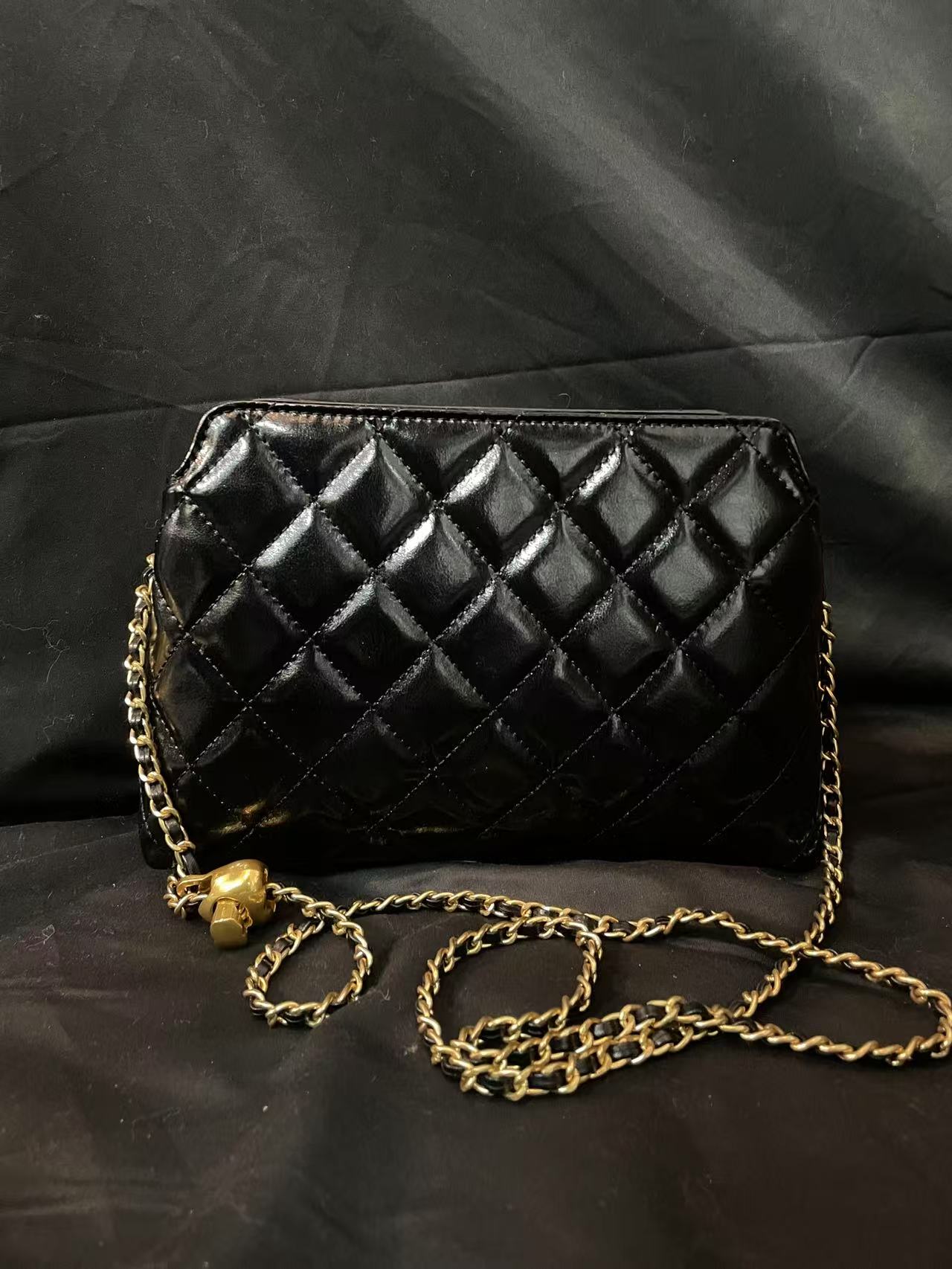 LQ-WITH-QUEEN真皮女包腰金球黑色