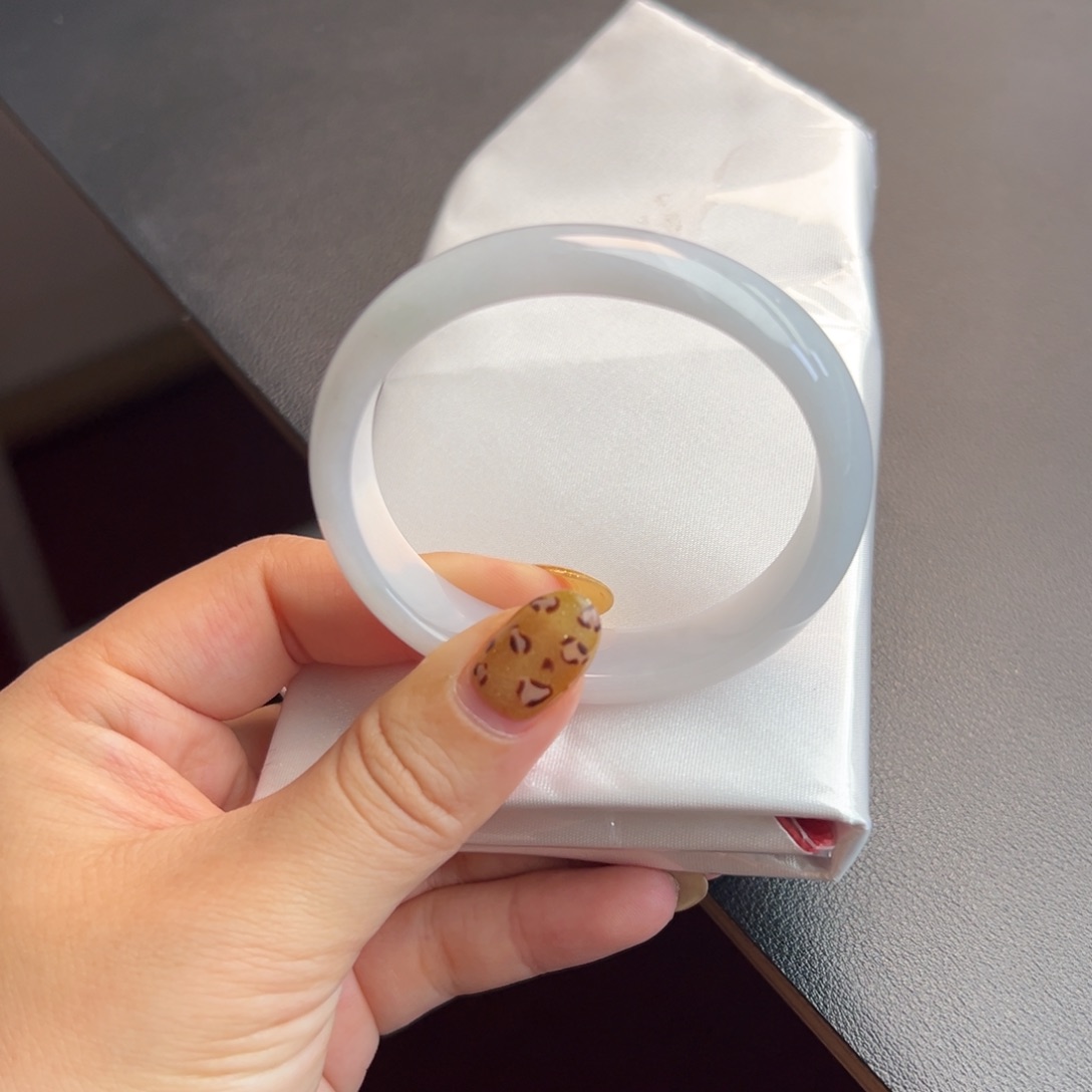 翡翠未镶嵌手镯53贵妃