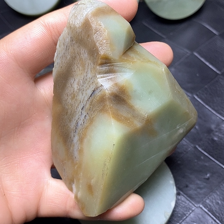 和田玉毛料未镶嵌姗**贝