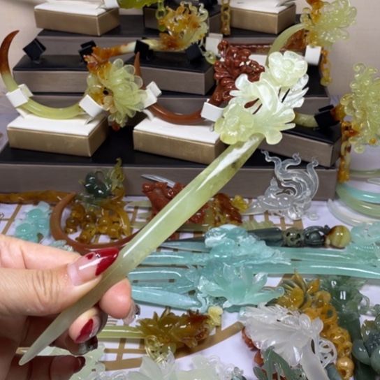 蛇纹石玉发饰未镶嵌