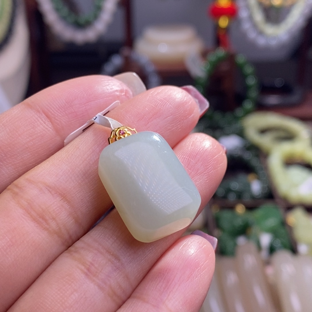 和田玉福利款晴水金镶无事牌未镶嵌