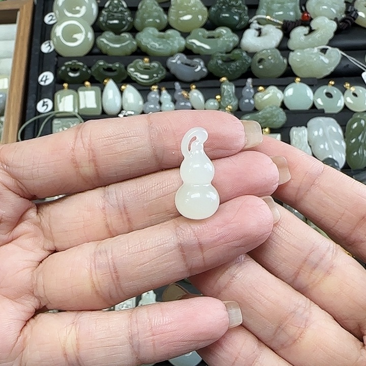 和田玉未镶嵌吊坠(不含链)