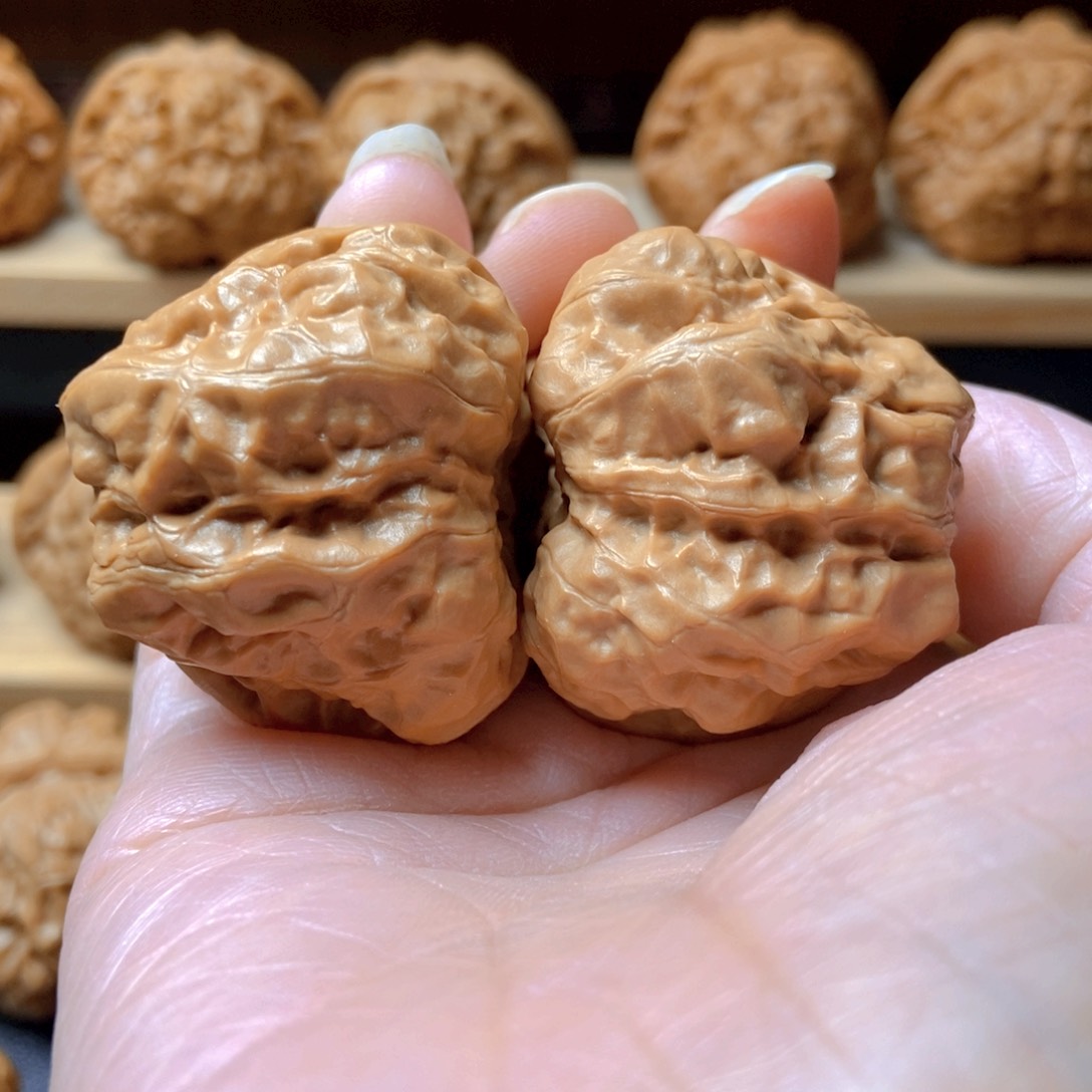 文玩核桃吊坠蛤蟆头