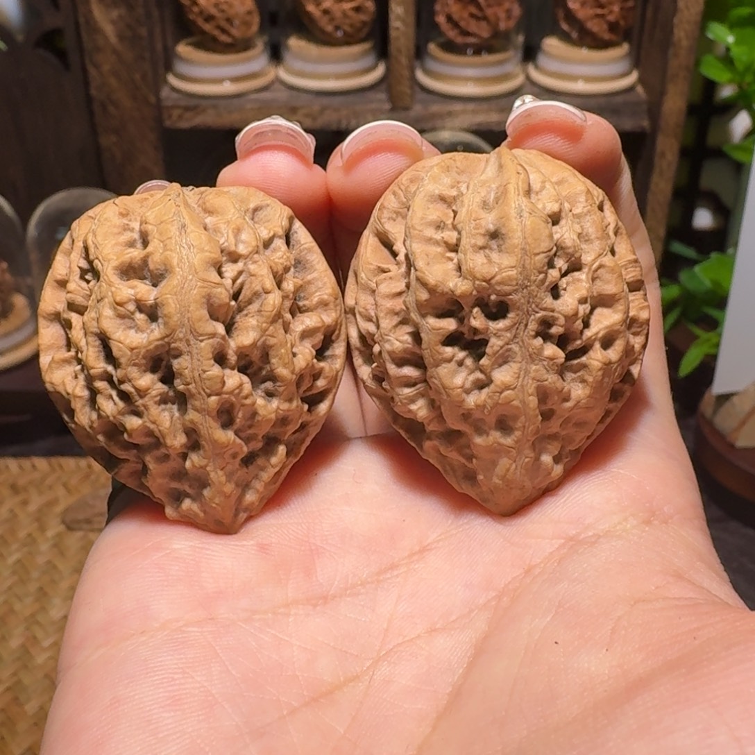 文玩核桃把件鬼脸草莓