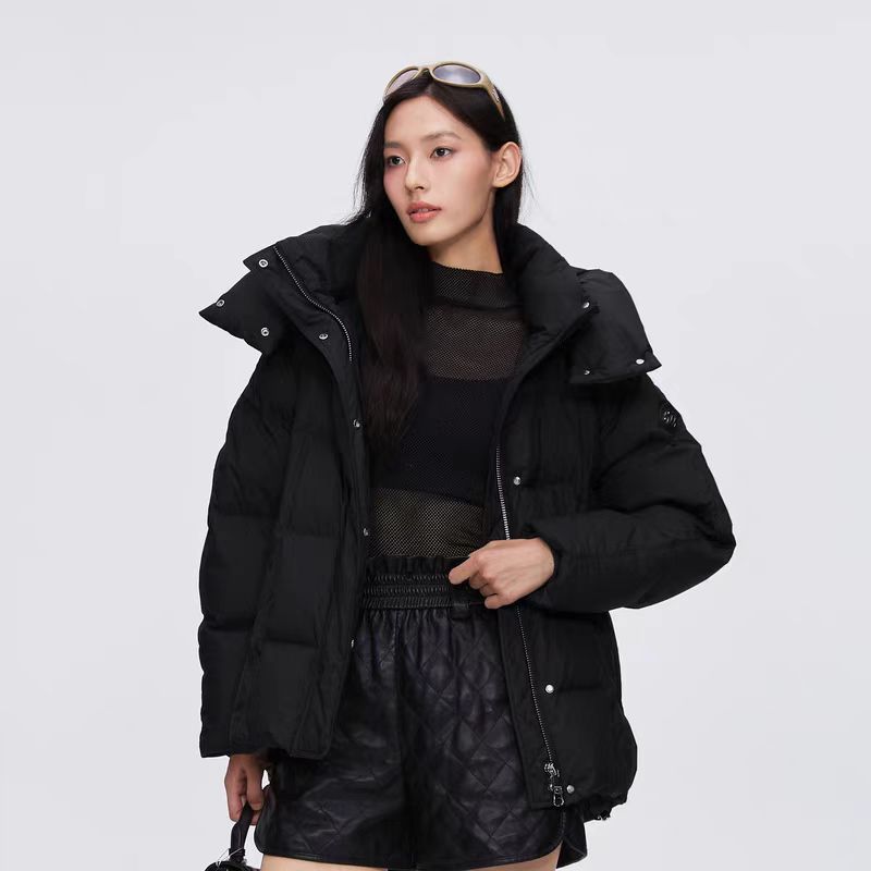 波司登618反季丨黑金连帽冬季新款女小众气质潮流时尚羽绒服5276