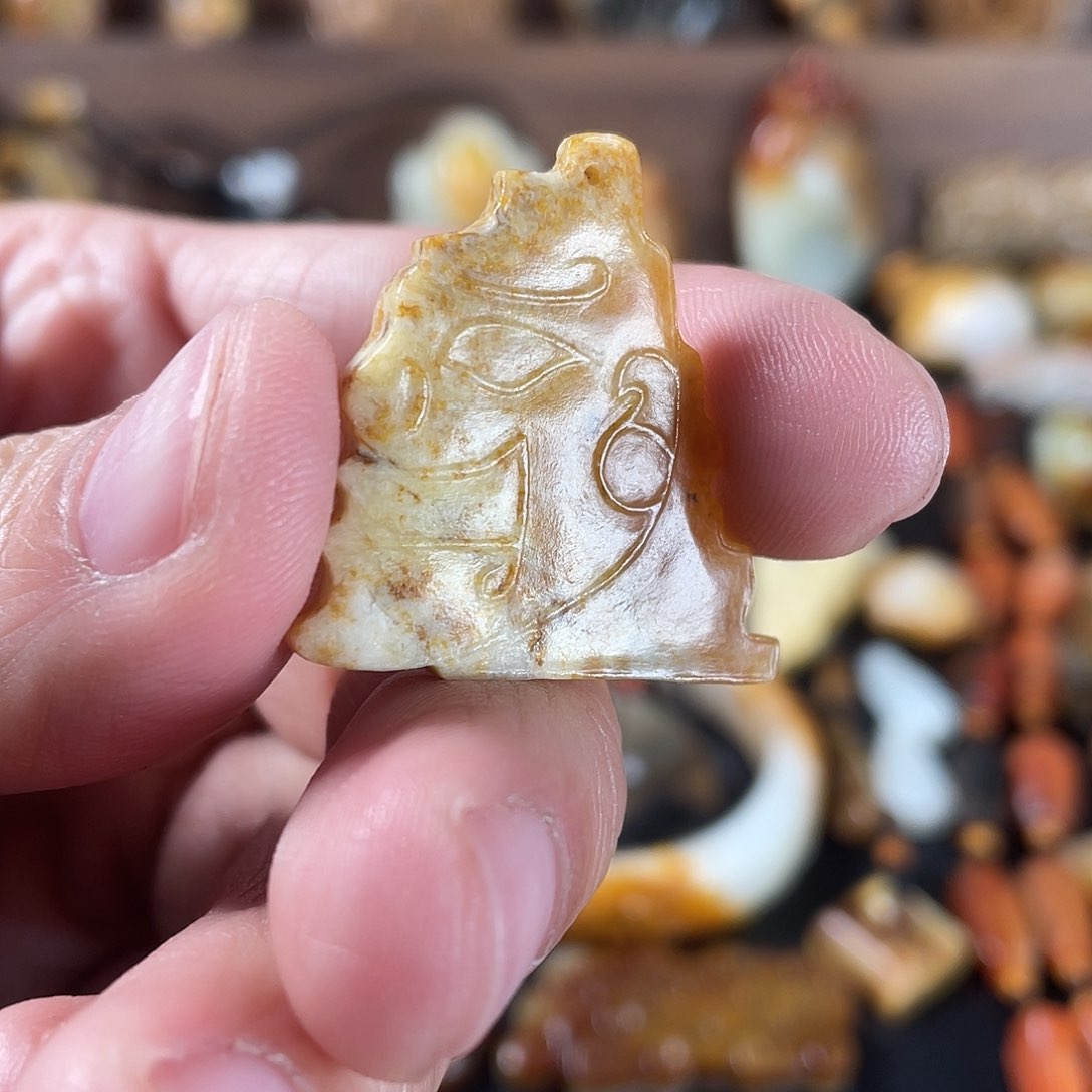 和田玉颈饰未镶嵌