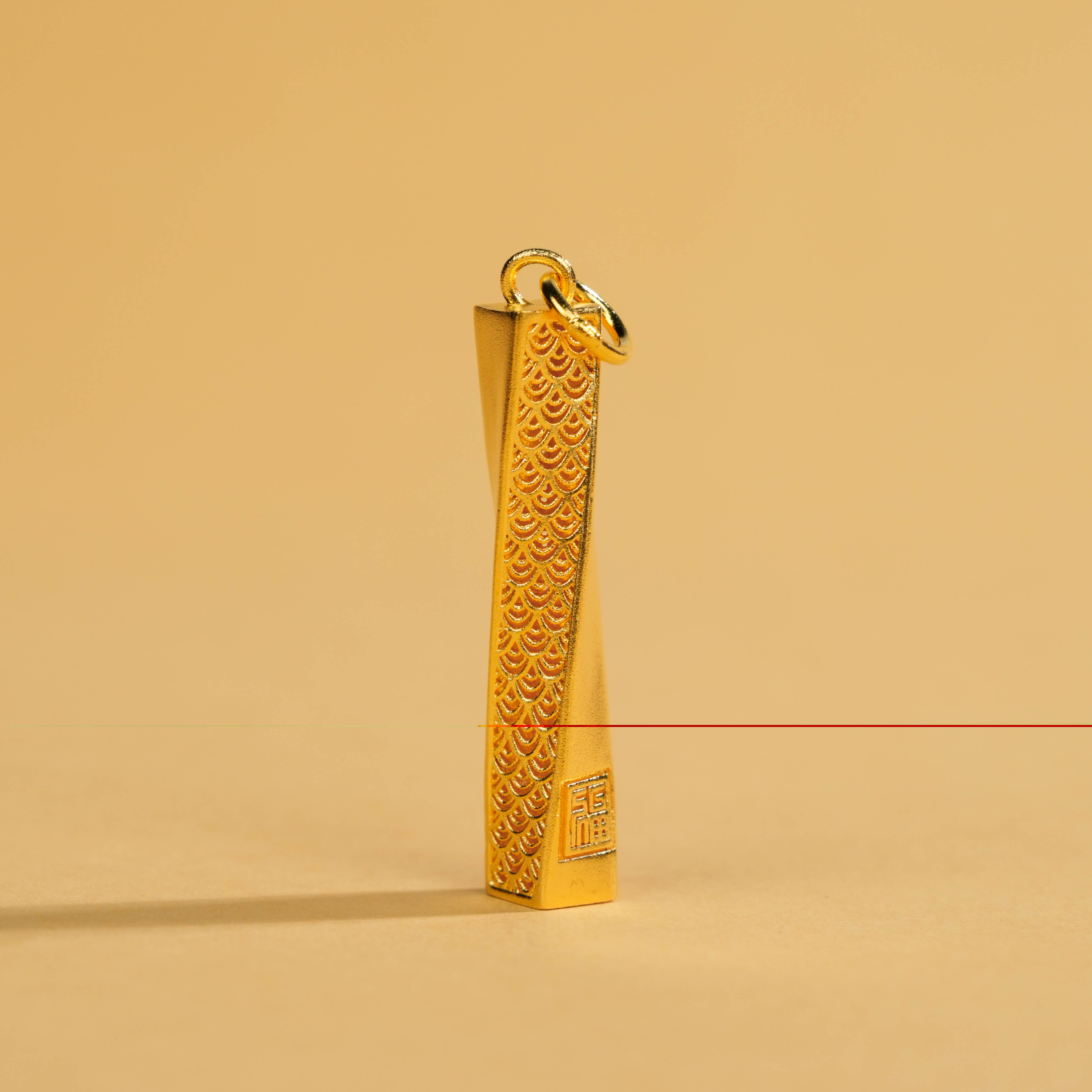 吊坠足银  足银吊坠  金色足银扭转乾坤吊坠古法雕刻男女款