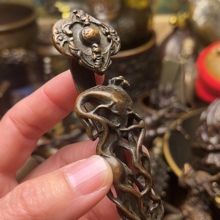 精美铜器批发档口