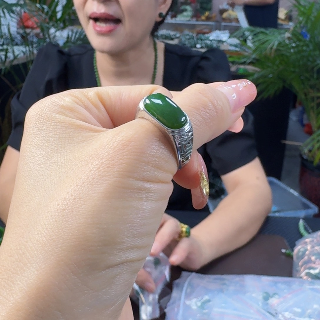 合金戒指和田玉（碧玉）