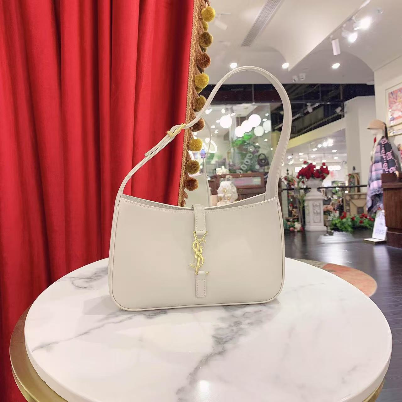 95新 YSL/圣罗兰 GGS圣罗兰hobo mini白金牛皮20480890