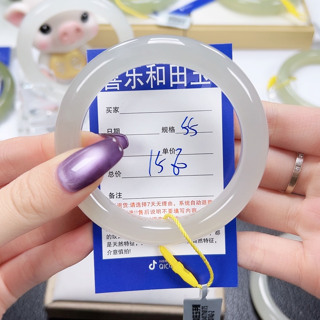 和田玉未镶嵌手镯