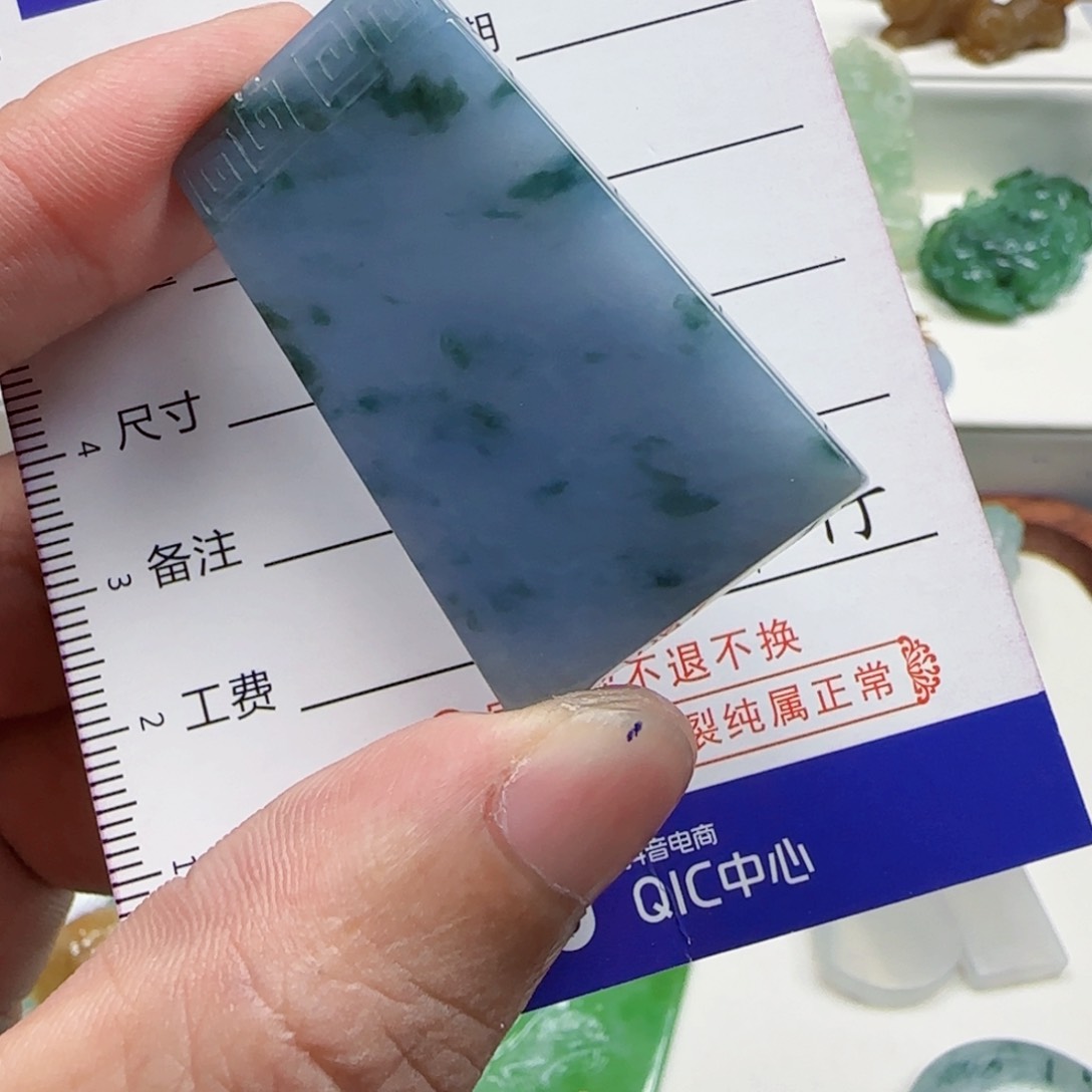 定制翡翠未镶嵌明**李        25