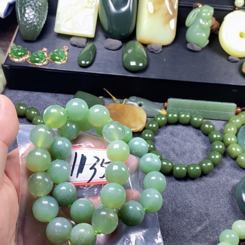未镶嵌蛇纹石玉手链瑕疵品
