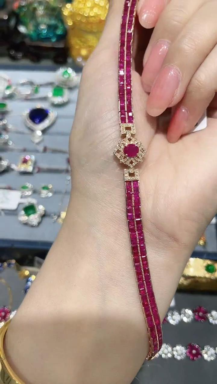 18K金镶嵌天然红宝石手链
