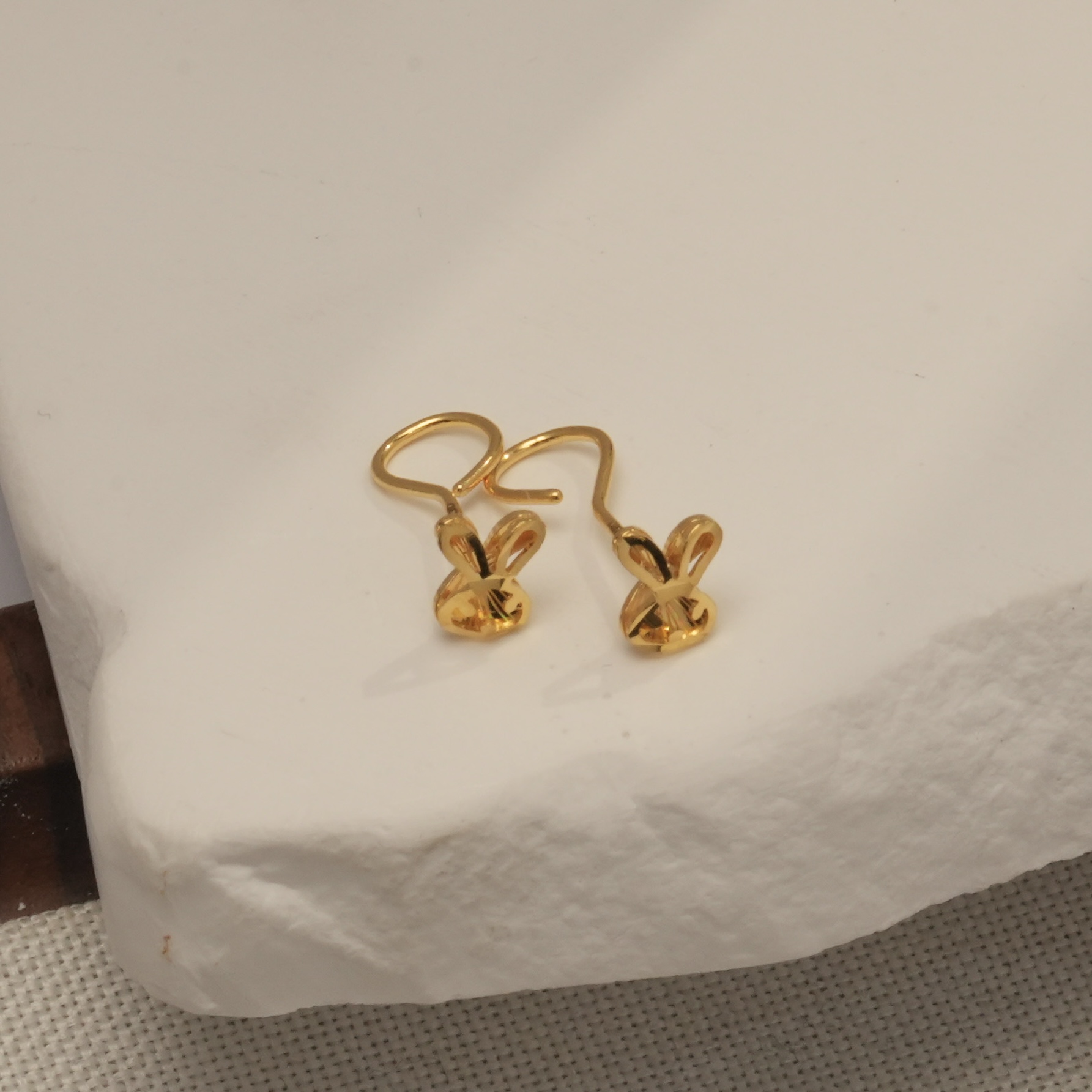 E【小兔子弯钩耳钉】 足金999精工5G耳饰