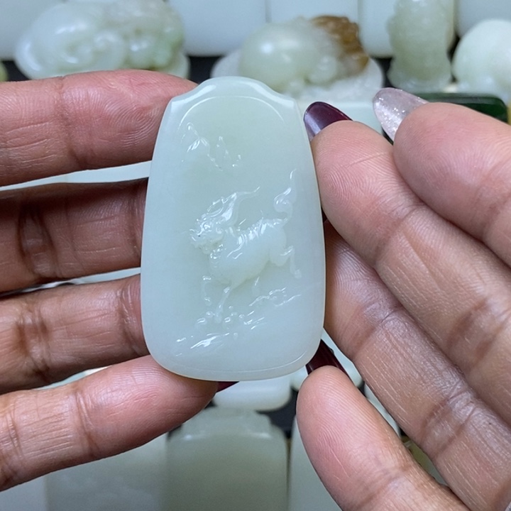 和田玉颈饰未镶嵌小*