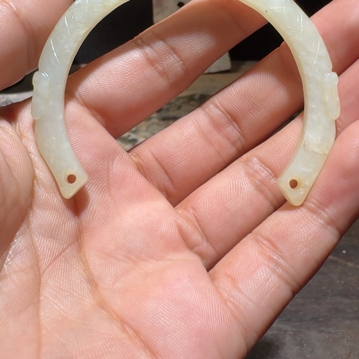 和田玉（糖玉）颈饰未镶嵌不*楼