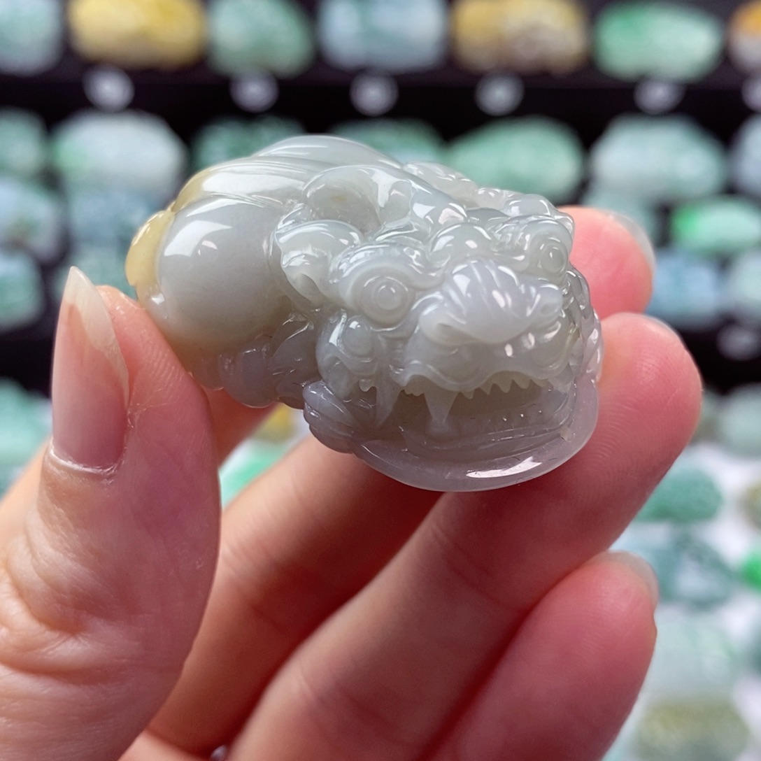 翡翠颈饰未镶嵌天然