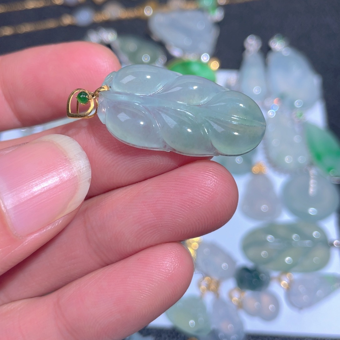 翡翠颈饰18K金镶嵌翡翠