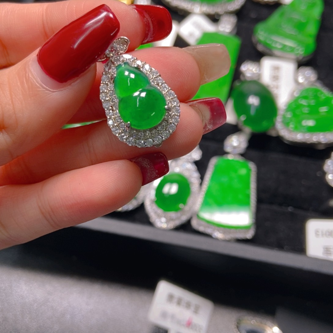 翡翠吊坠(不含链)未镶嵌