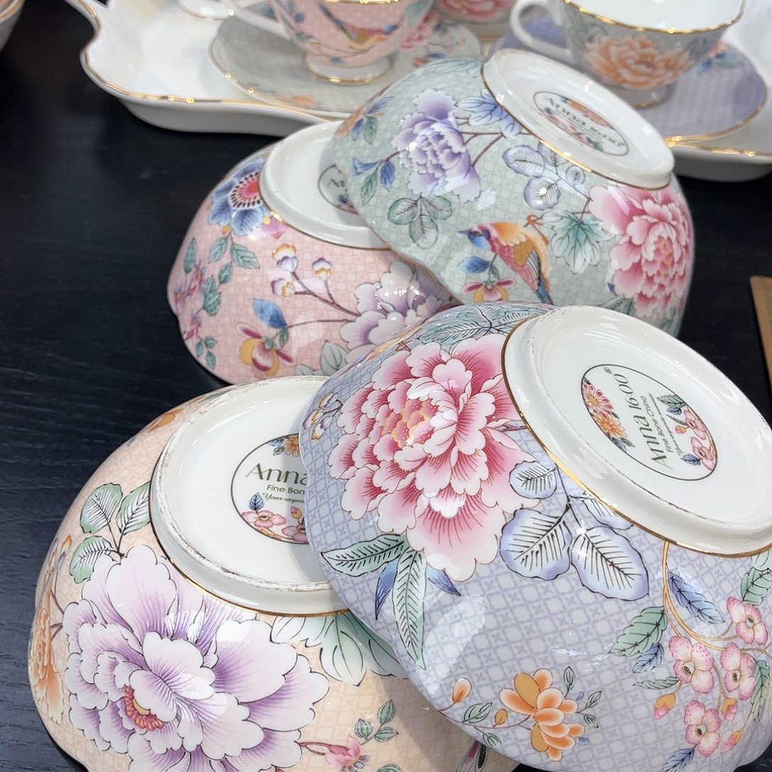 骨瓷四个梅花碗—————————