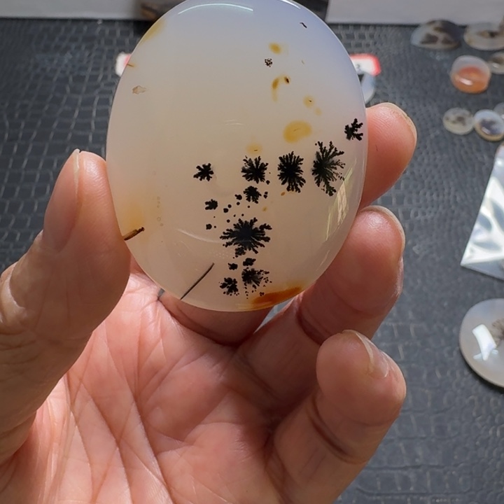 闲***云玛瑙/玉髓未镶嵌珠宝奇石