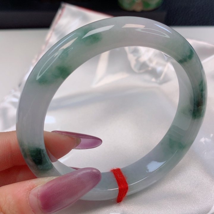 翡翠手镯未镶嵌57圈