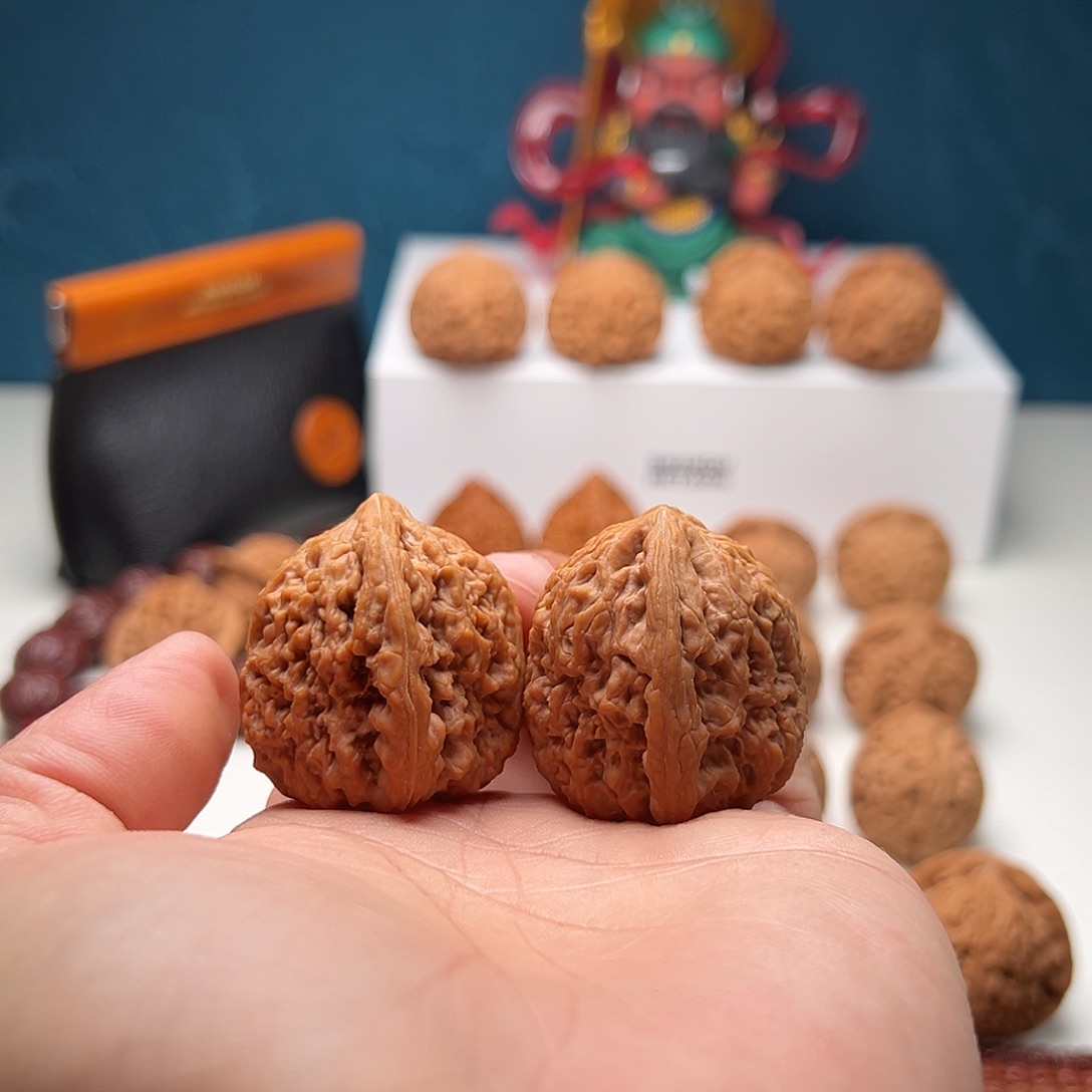 高***计文玩核桃吊坠南疆石