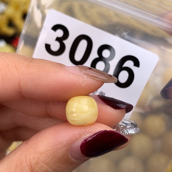 蜜蜡未镶嵌珠宝奇石10.1