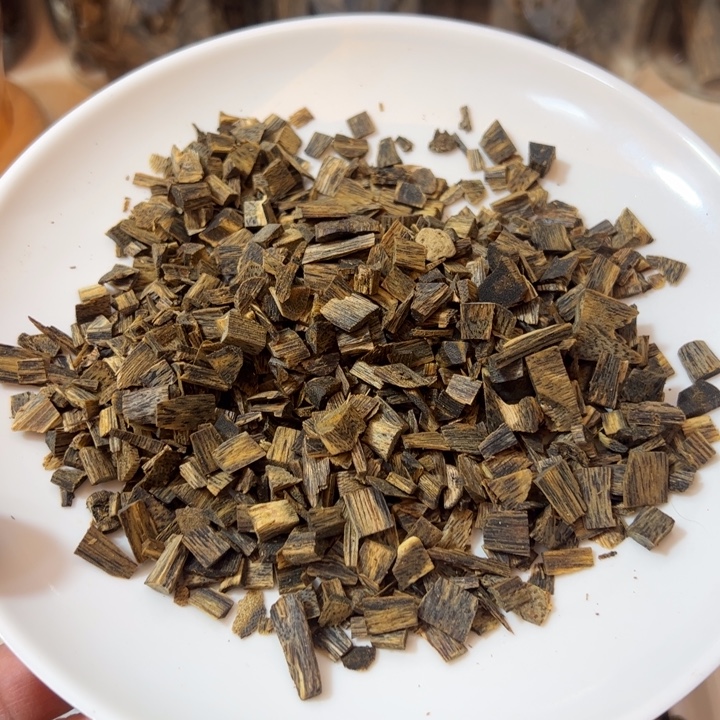 沉香沉香碎屑红骨凹身沉水小米粒薰香料30