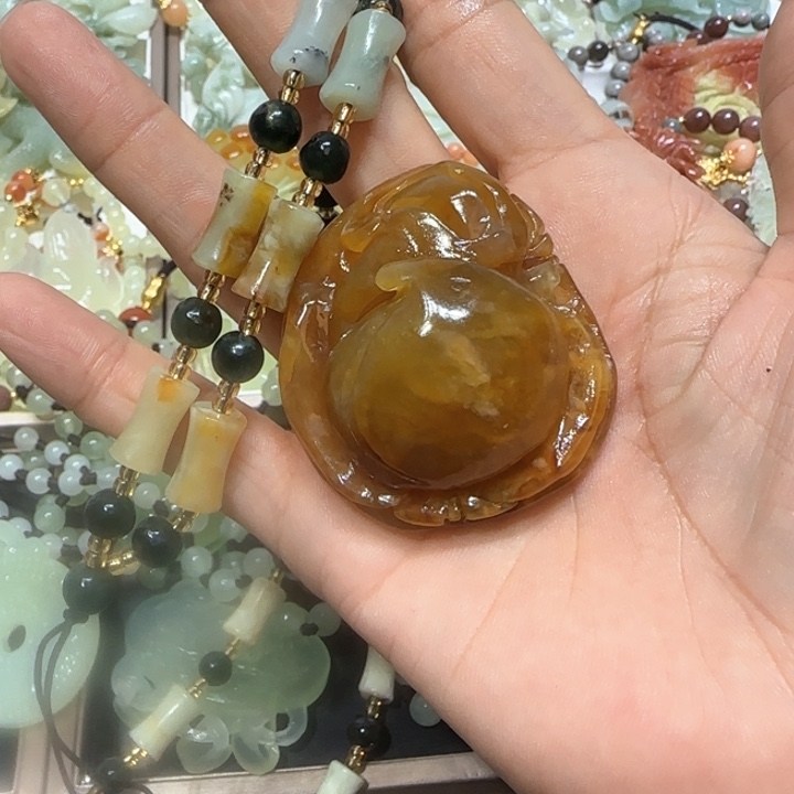 蛇纹石玉未镶嵌吊坠