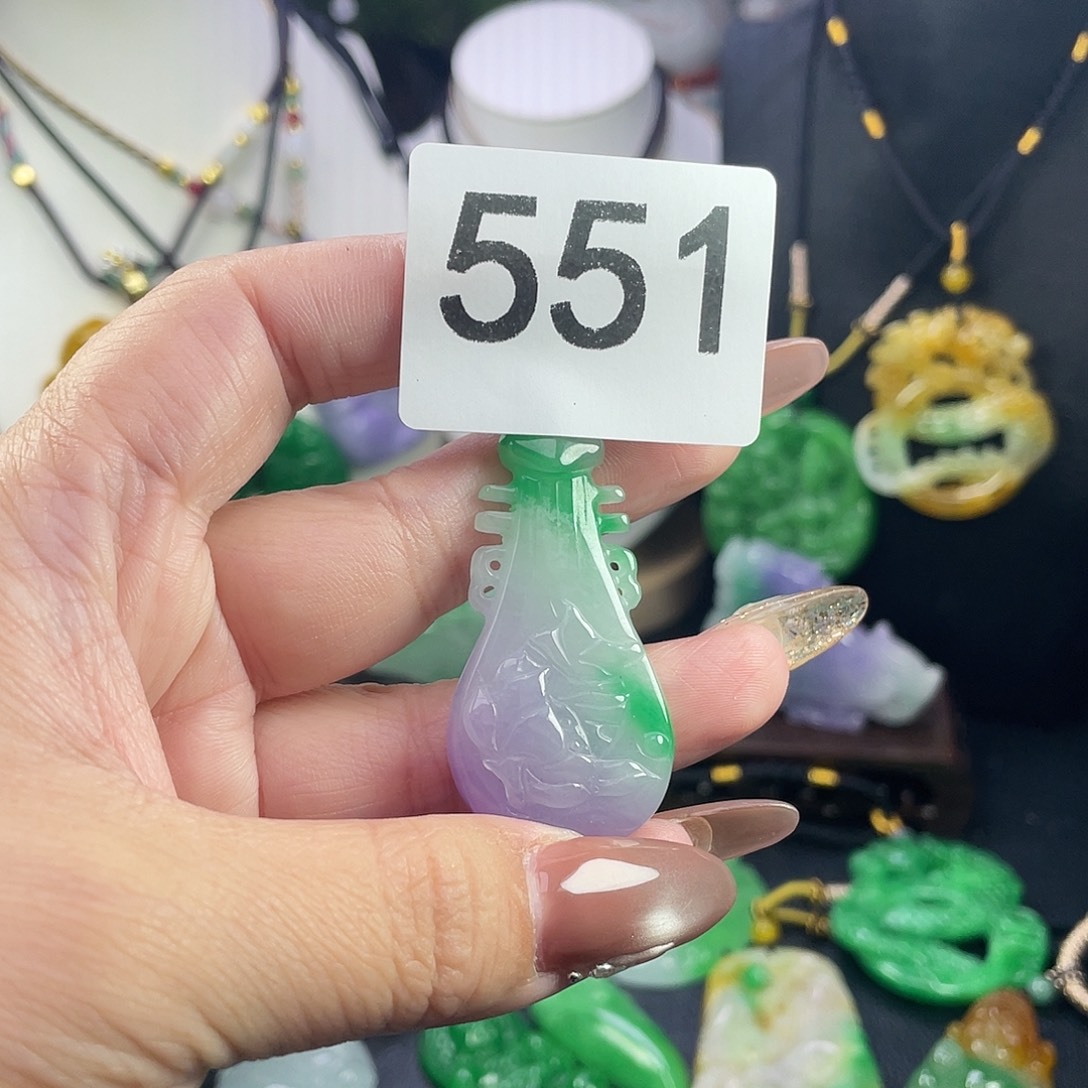 翡翠未镶嵌吊坠(赠链)