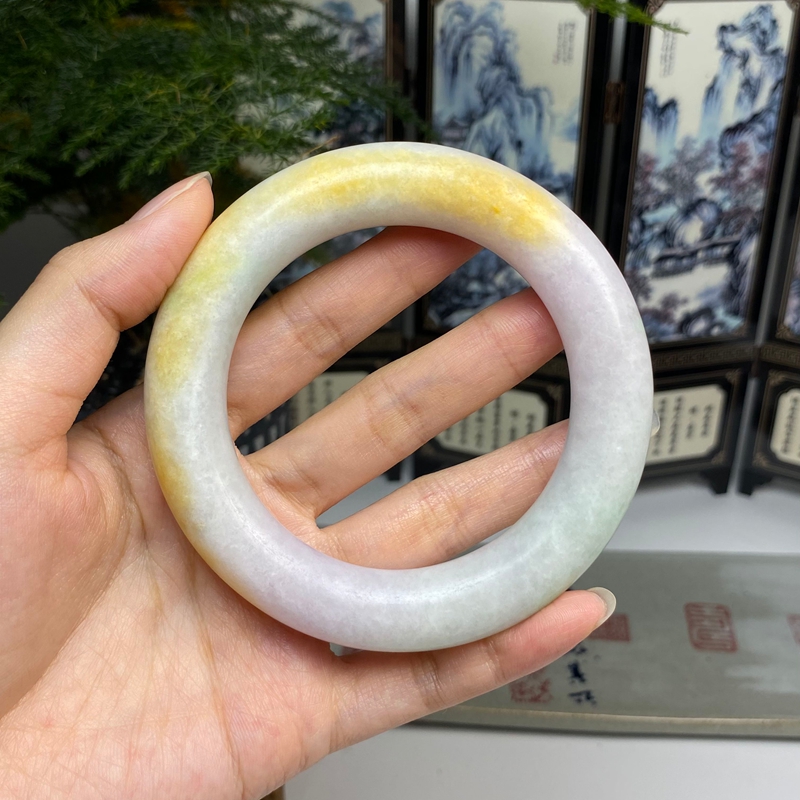 60.7老料鸡蛋黄飘绿淡紫三彩磨砂圆条手镯 天然翡翠A货手镯