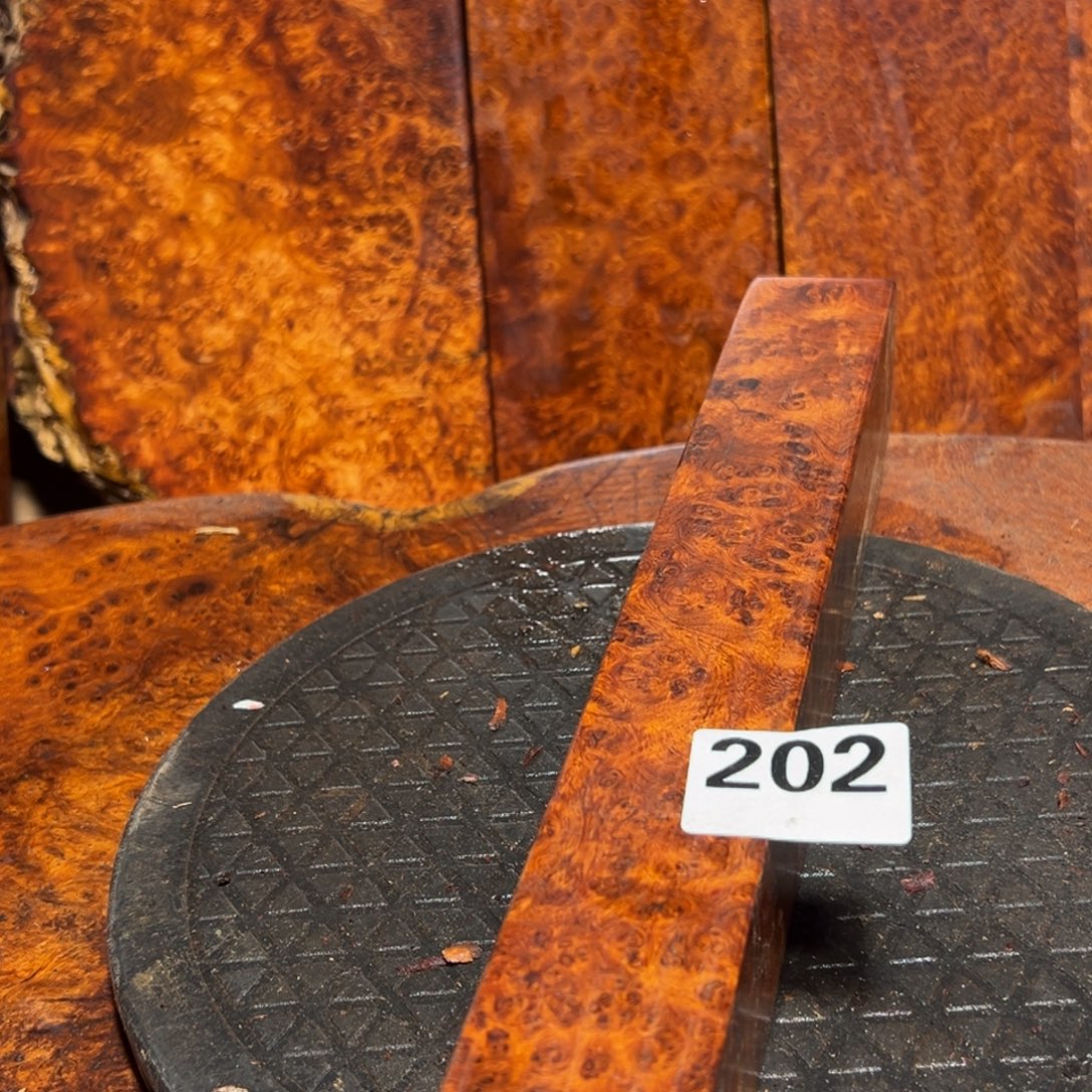 起***峰大果紫檀（缅甸花梨）