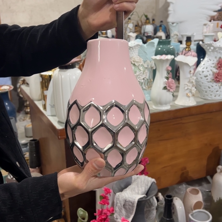 摆件高度25厘米口径7厘米微瑕捡漏针眼