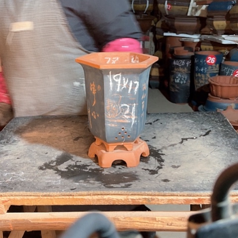 紫砂花盆六方盆一个