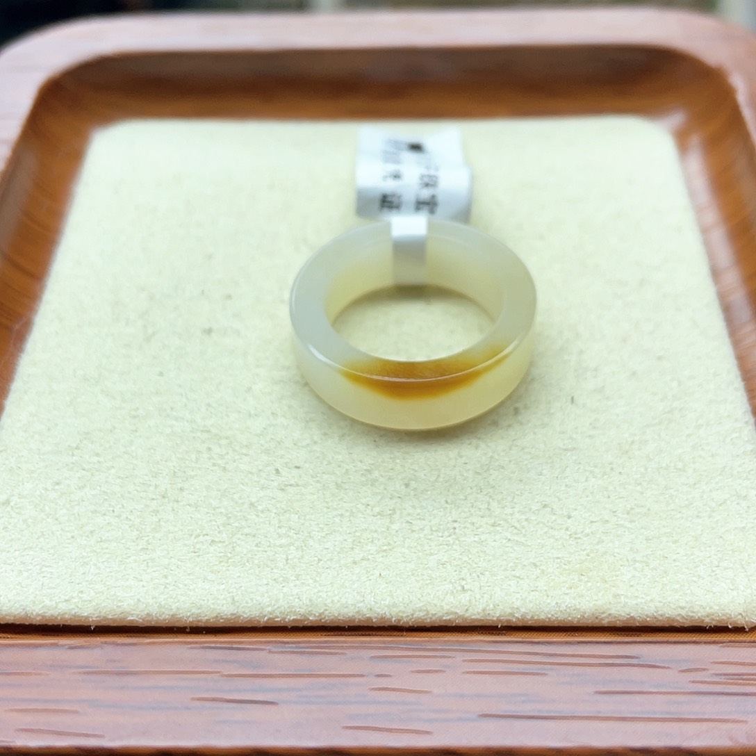 和田玉戒指未镶嵌俄糖直切15号