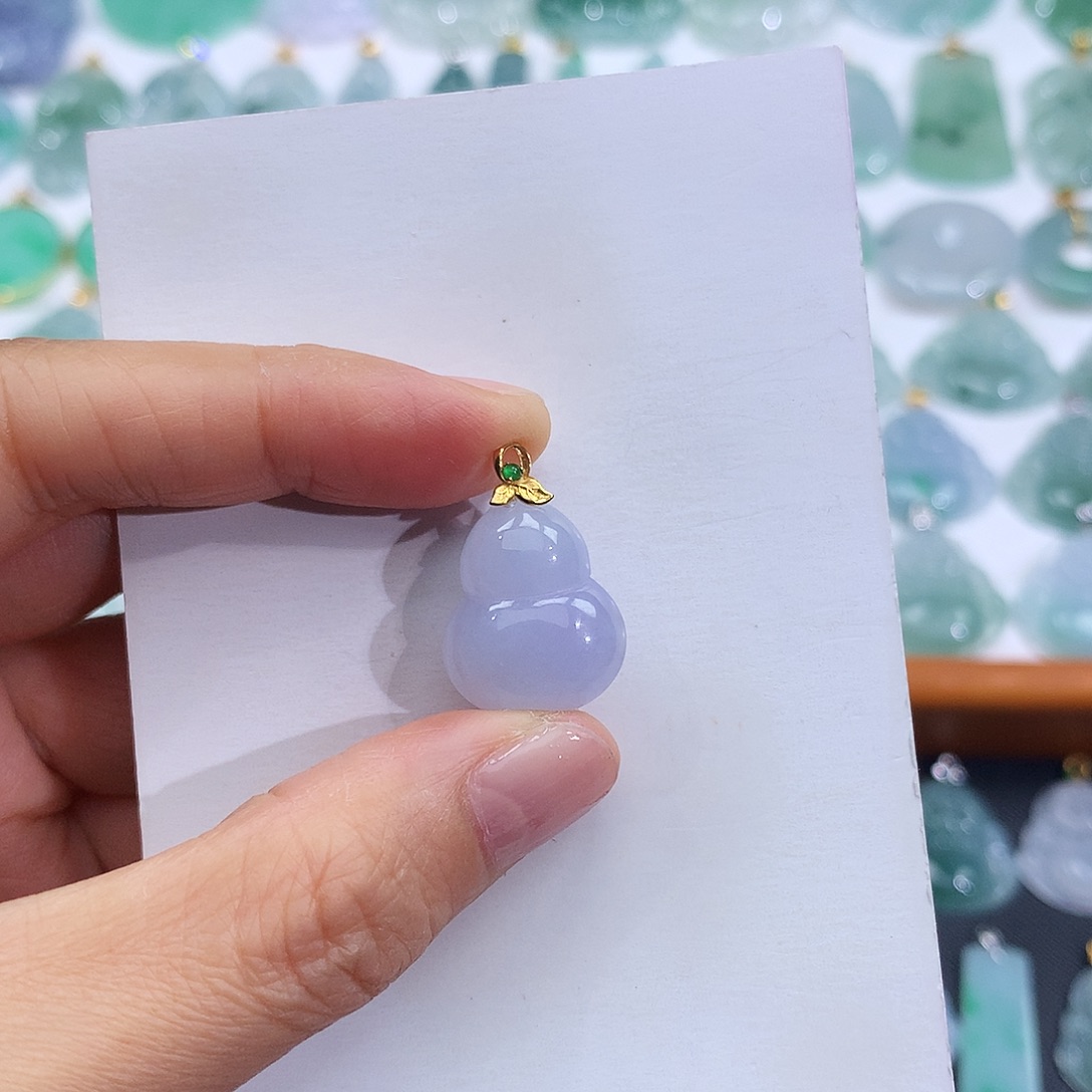 翡翠18K金镶嵌颈饰翡翠吊坠