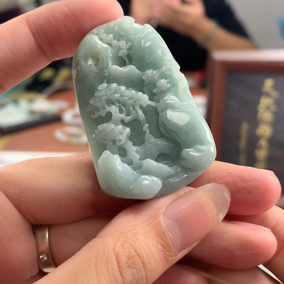翡翠未镶嵌颈饰翡翠