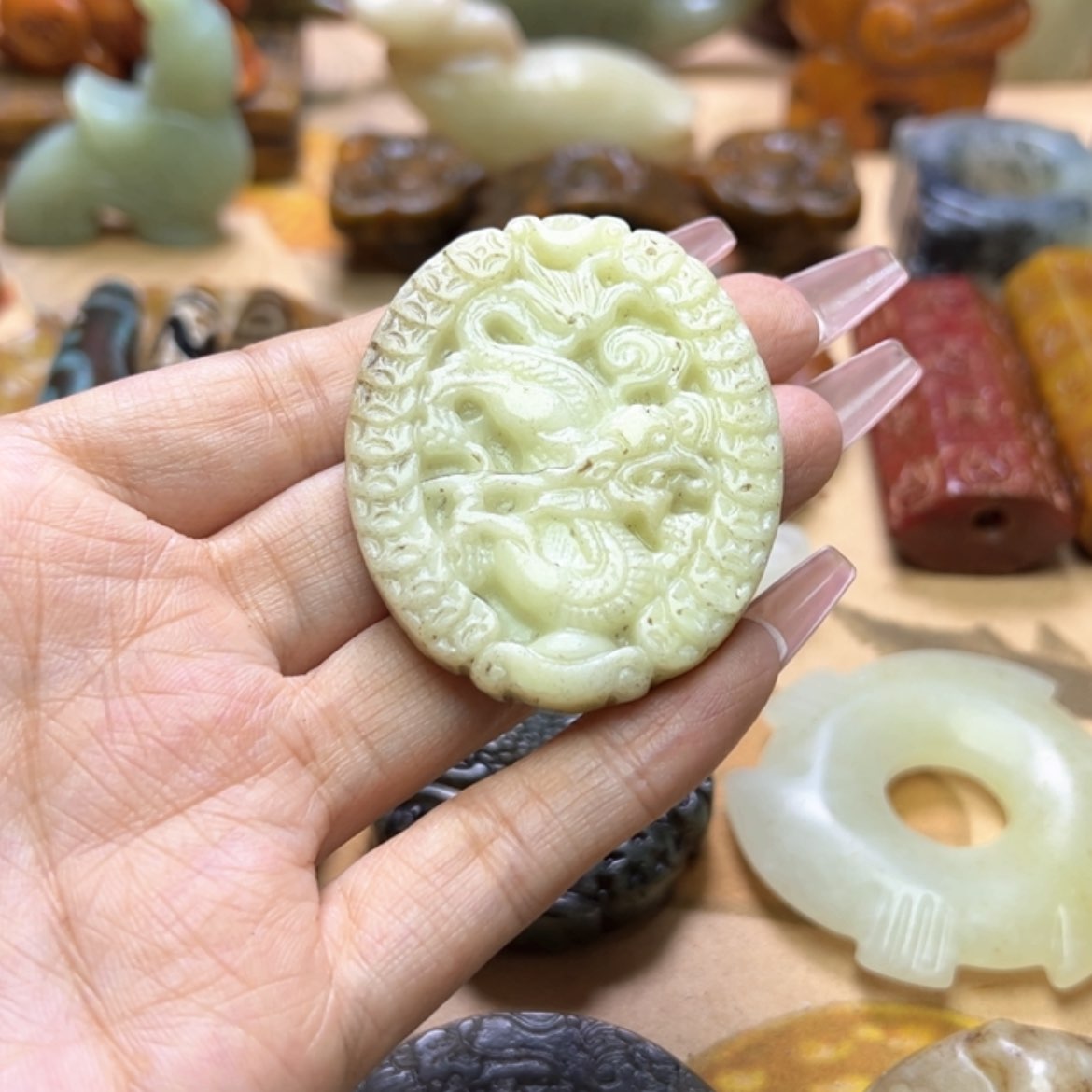 【闪购商品】蛇纹石玉颈饰未镶嵌