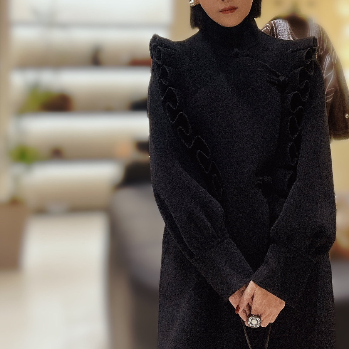 羊毛中式盘扣大衣设计师