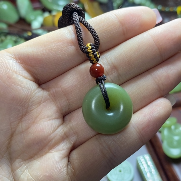 岫岩河磨玉（透闪石质玉）挂件未镶嵌