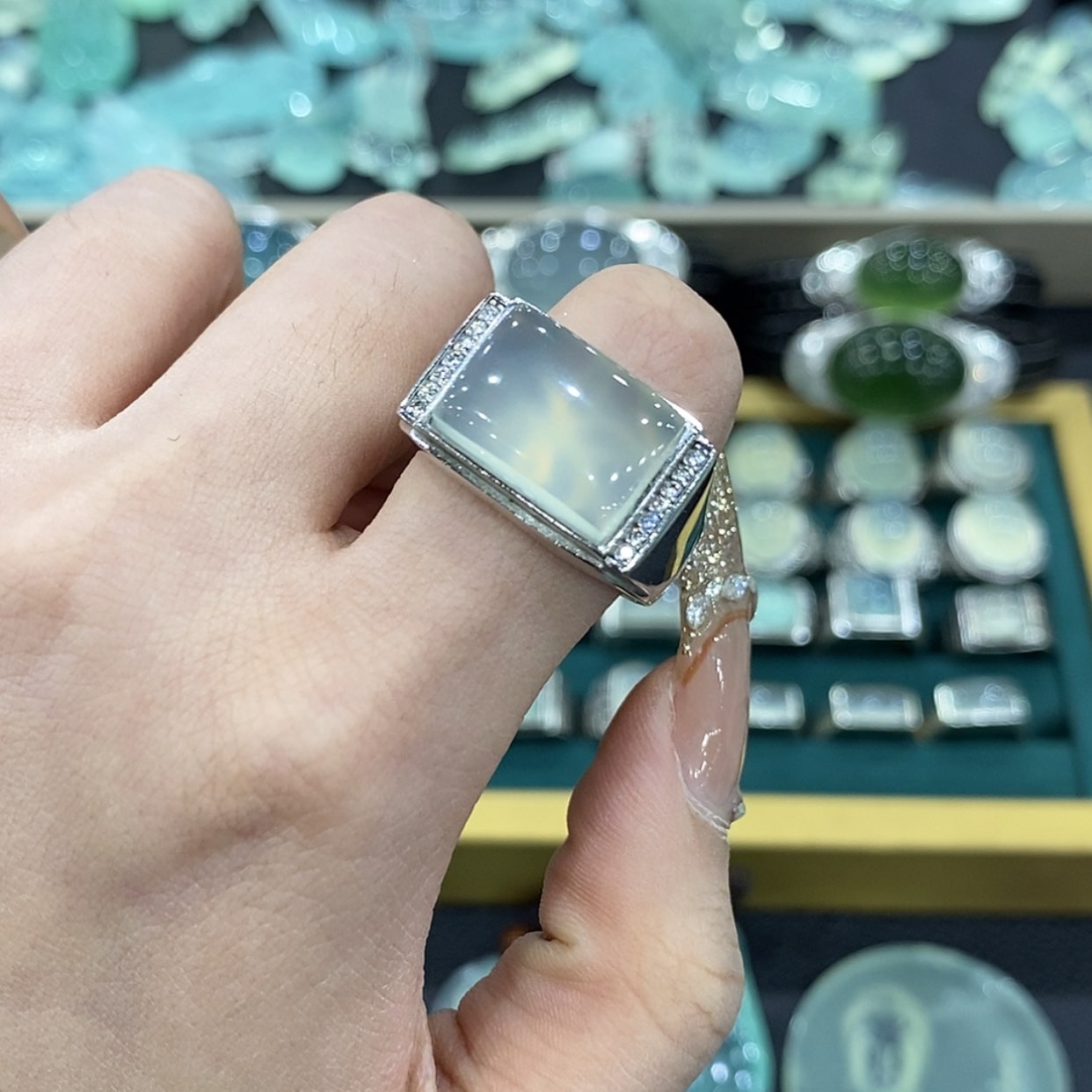 【闪购商品】蛇纹石玉戒指银S925镶嵌伊*…